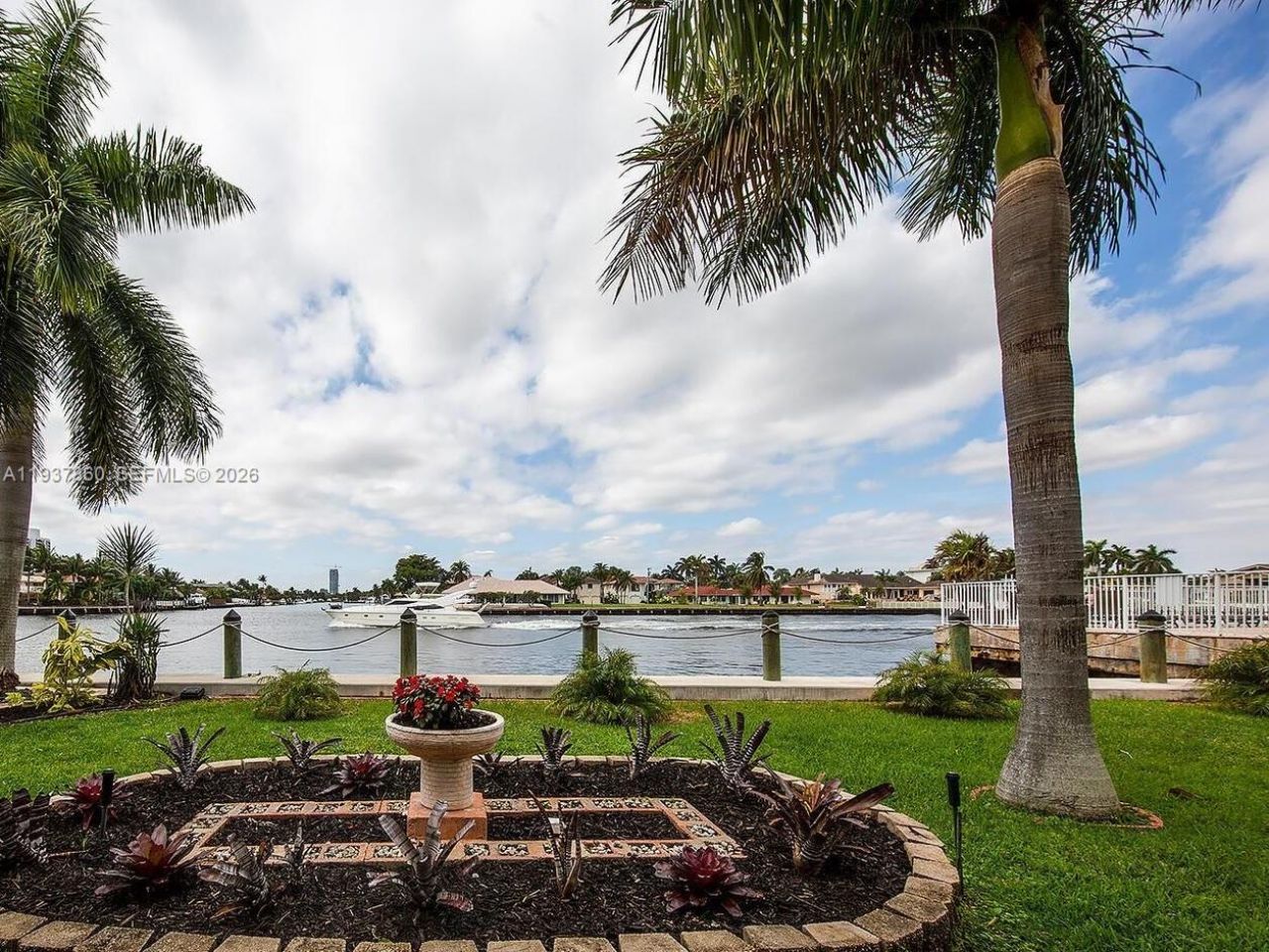 3177 S Ocean Dr, Unit 305, Hallandale Beach, FL 33009 Photo