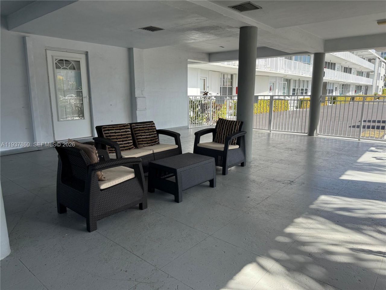 3177 S Ocean Dr, Unit 305, Hallandale Beach, FL 33009 Photo