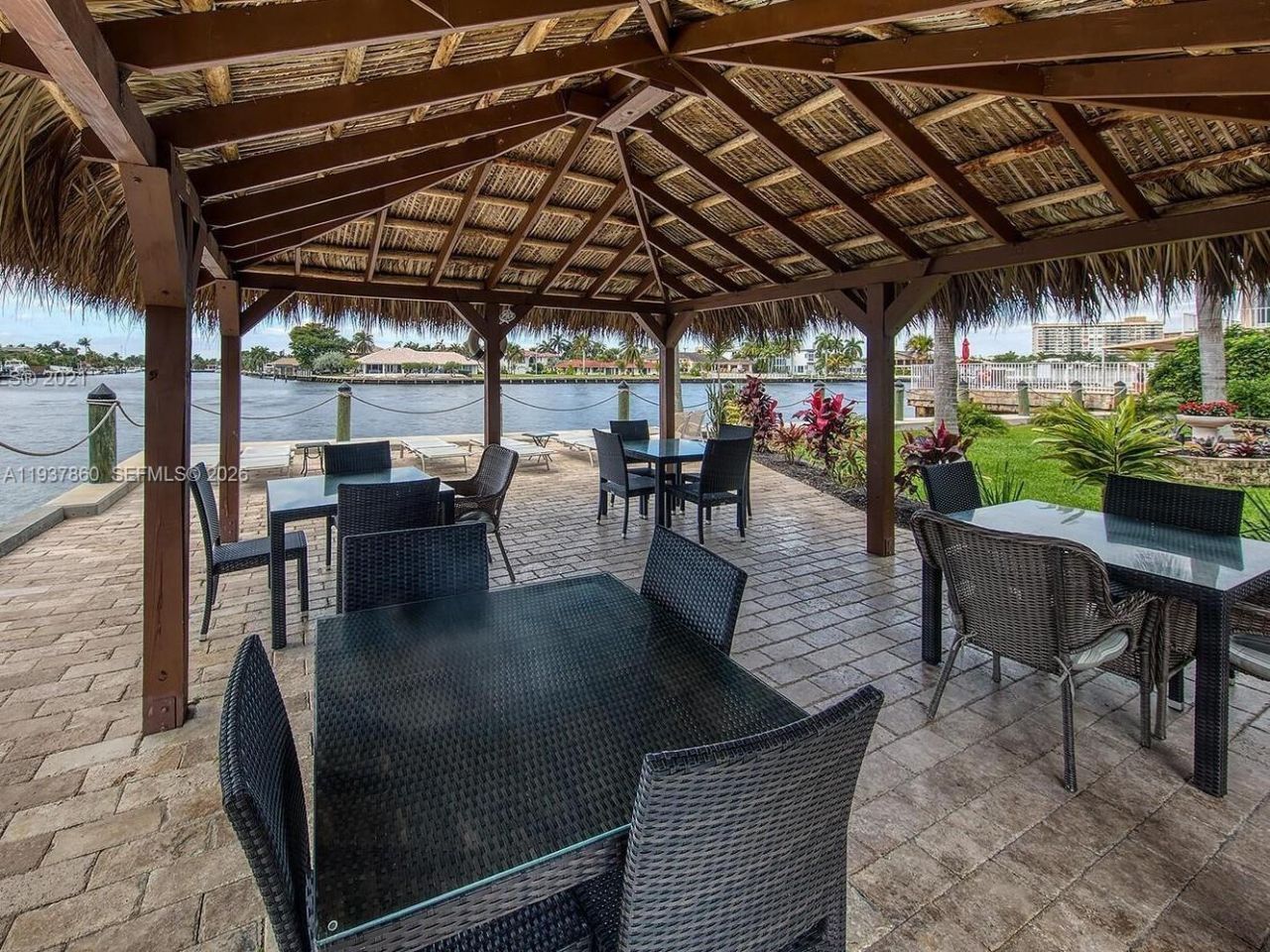 3177 S Ocean Dr, Unit 305, Hallandale Beach, FL 33009 Photo