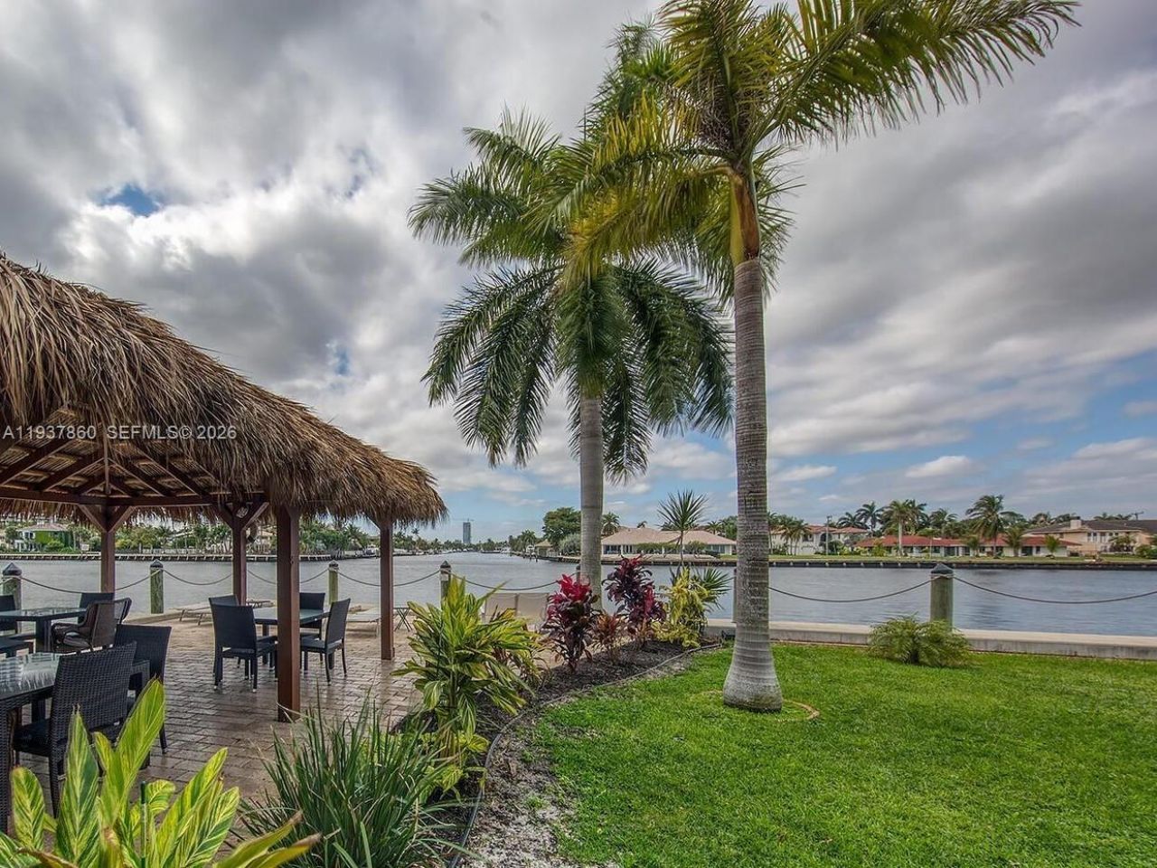 3177 S Ocean Dr, Unit 305, Hallandale Beach, FL 33009 Photo