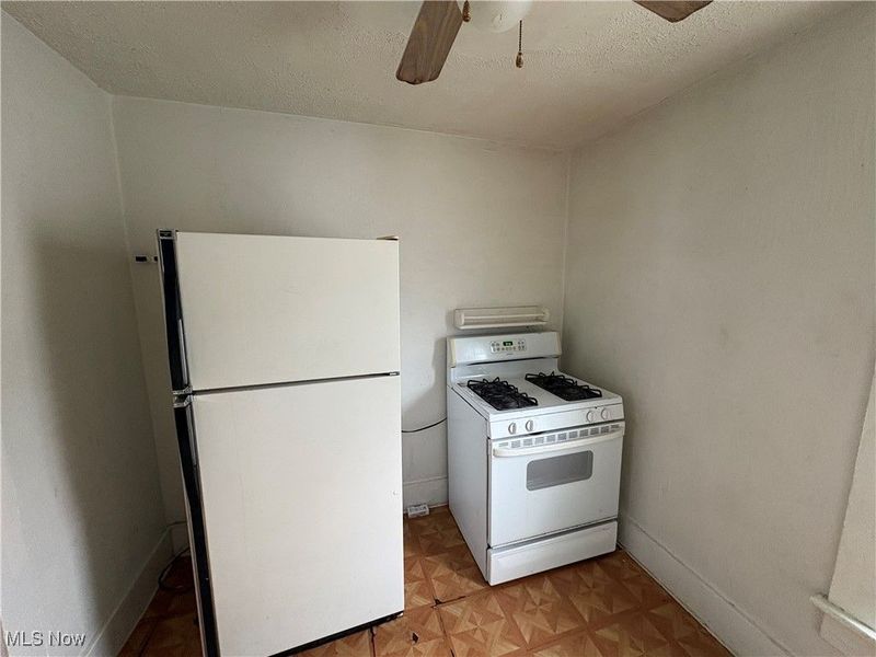 248 7th Street NW, Barberton, OH 44203 Photo 4