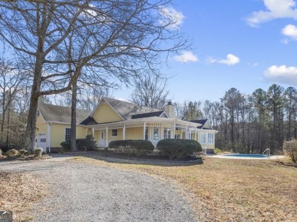 1776 Wax Road SE, Silver Creek, GA 30173