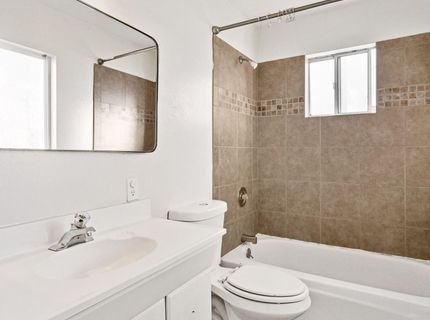 424 W 10th Street, Reno, NV 89503 Photo