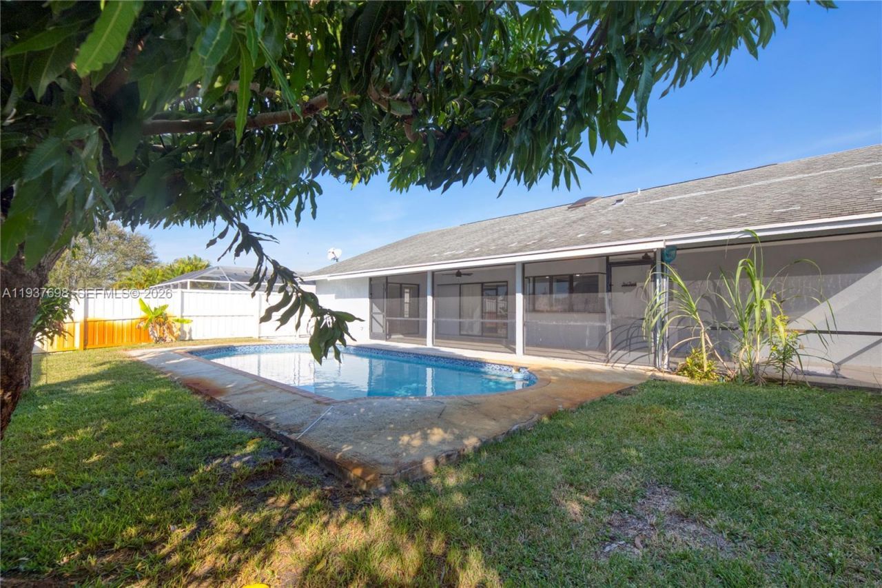 5402 NW Emblem St, Unit na, Port Saint Lucie, FL 34983 Photo