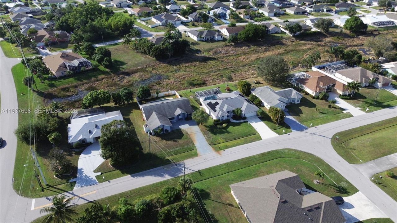 5402 NW Emblem St, Unit na, Port Saint Lucie, FL 34983 Photo