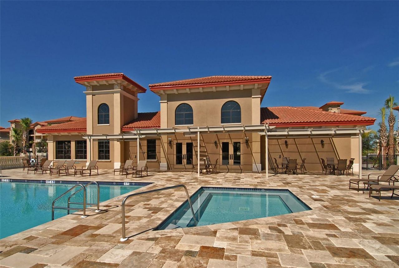 7718 Lake Vista Court, Unit 207, Lakewood Ranch, FL 34202 Photo