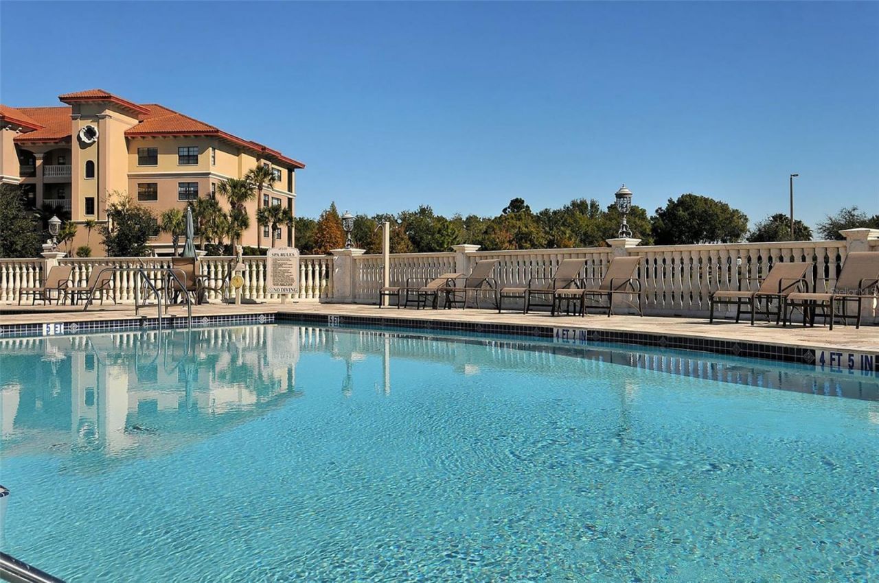 7718 Lake Vista Court, Unit 207, Lakewood Ranch, FL 34202 Photo