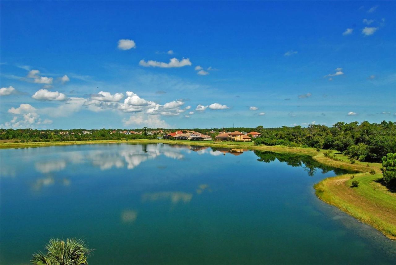 7718 Lake Vista Court, Unit 207, Lakewood Ranch, FL 34202 Photo