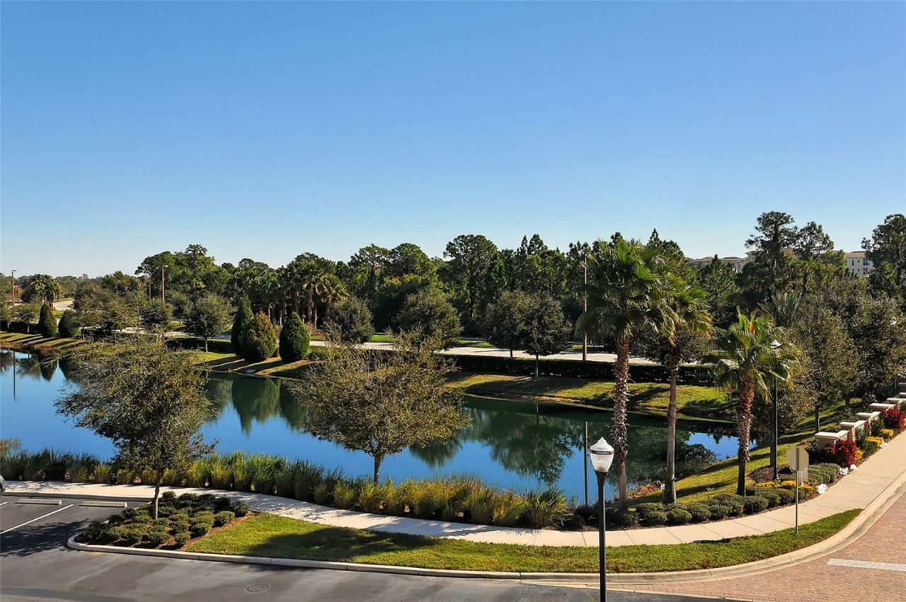 7718 Lake Vista Court, Unit 207, Lakewood Ranch, FL 34202 Photo