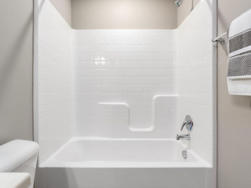 1 Hemingway Avenue, Ashville, OH 43103 Photo 31