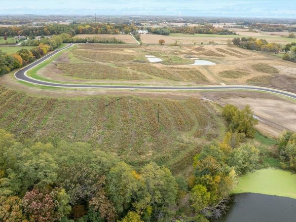 1011 Beere Ln, Rochester, WI 53105