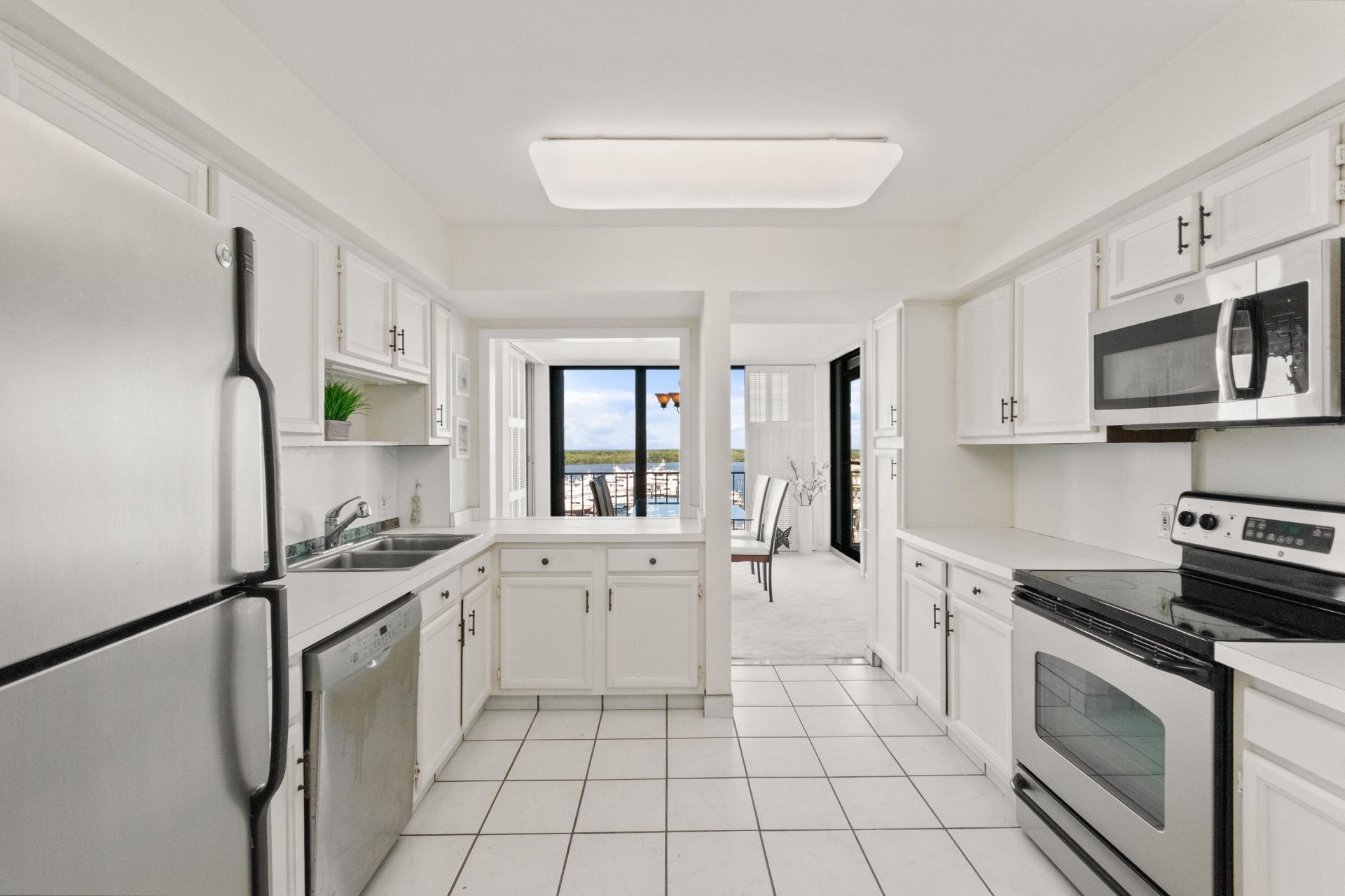 120 Lakeshore Drive, Unit 735, North Palm Beach, FL 33408 Photo