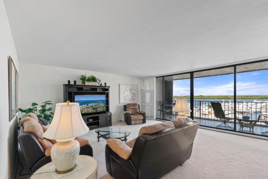 120 Lakeshore Drive, Unit 735, North Palm Beach, FL 33408 Photo