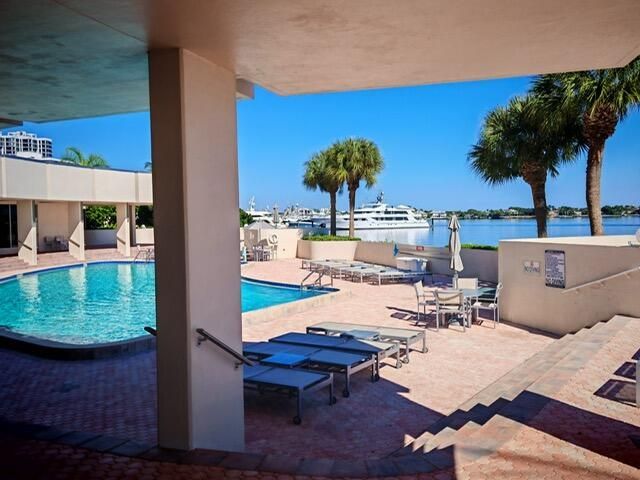 120 Lakeshore Drive, Unit 735, North Palm Beach, FL 33408 Photo
