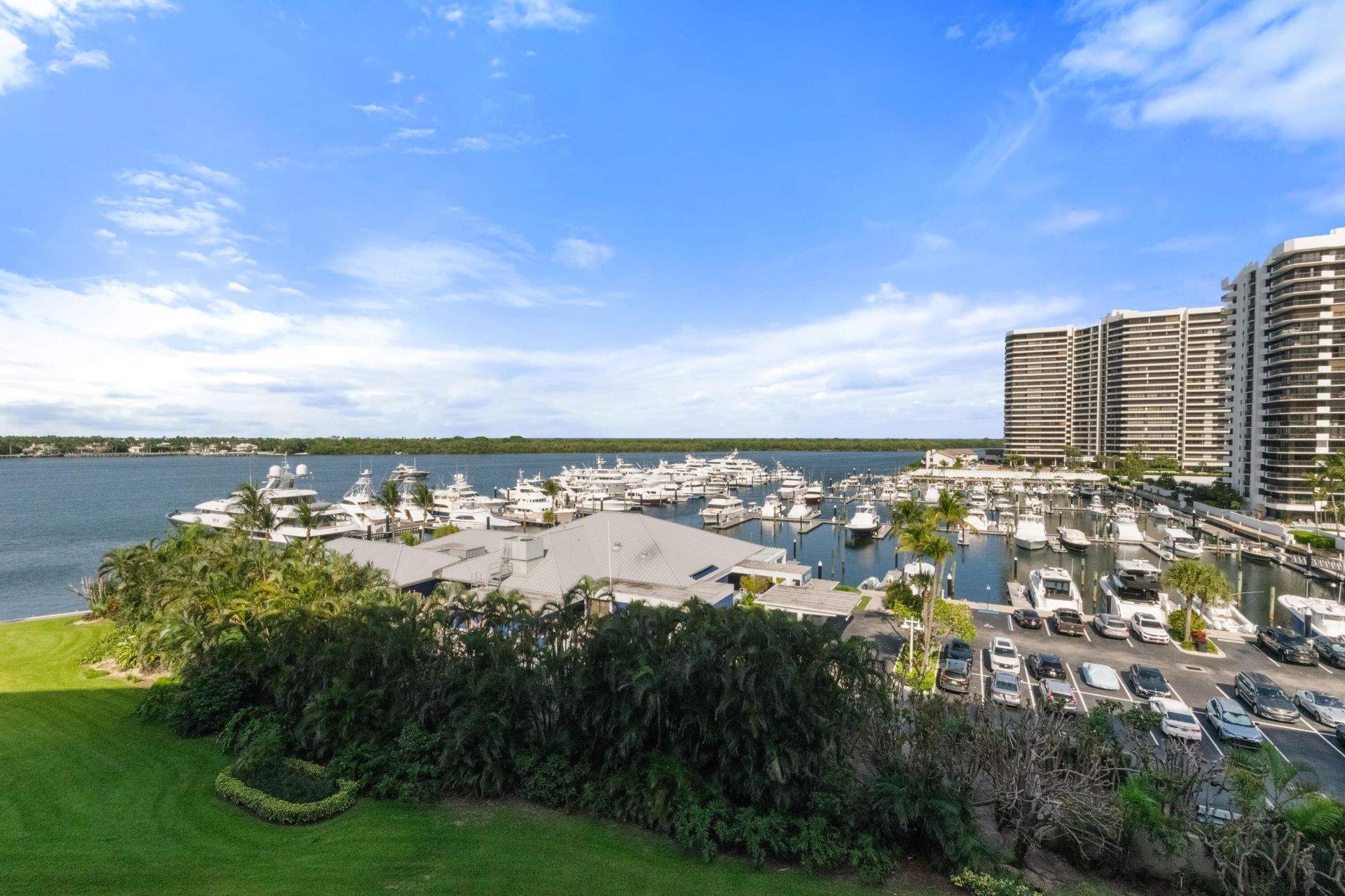 120 Lakeshore Drive, Unit 735, North Palm Beach, FL 33408 Photo