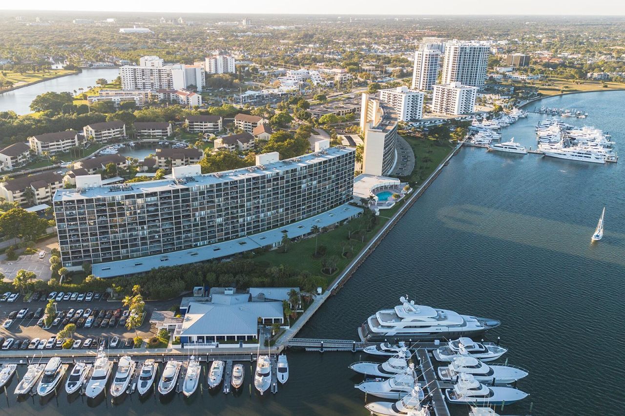 120 Lakeshore Drive, Unit 735, North Palm Beach, FL 33408 Photo