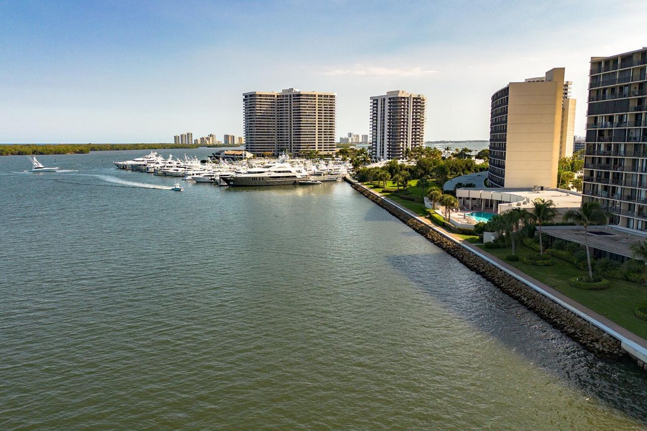 120 Lakeshore Drive, Unit 735, North Palm Beach, FL 33408 Photo