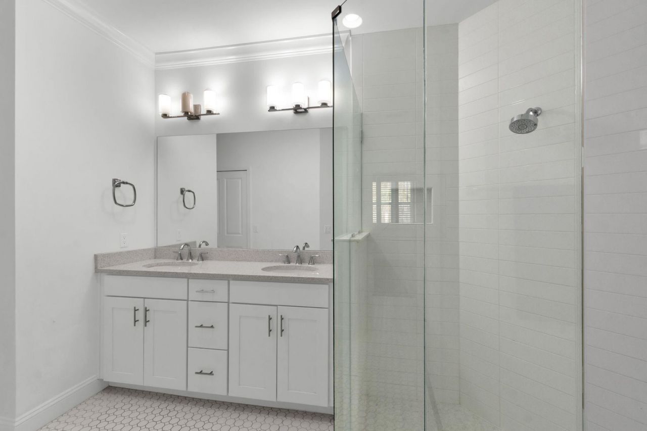 211 Summertime Place Photo 12