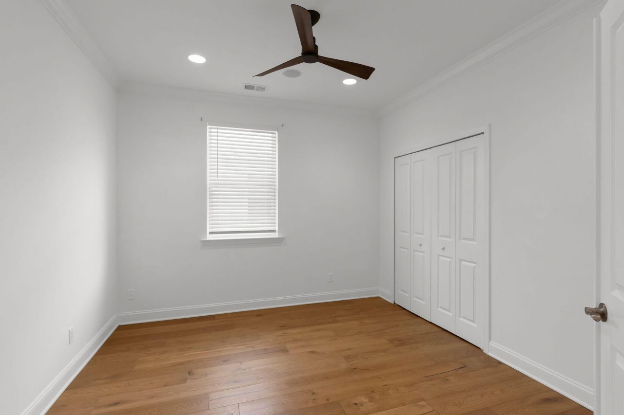 211 Summertime Place Photo 16