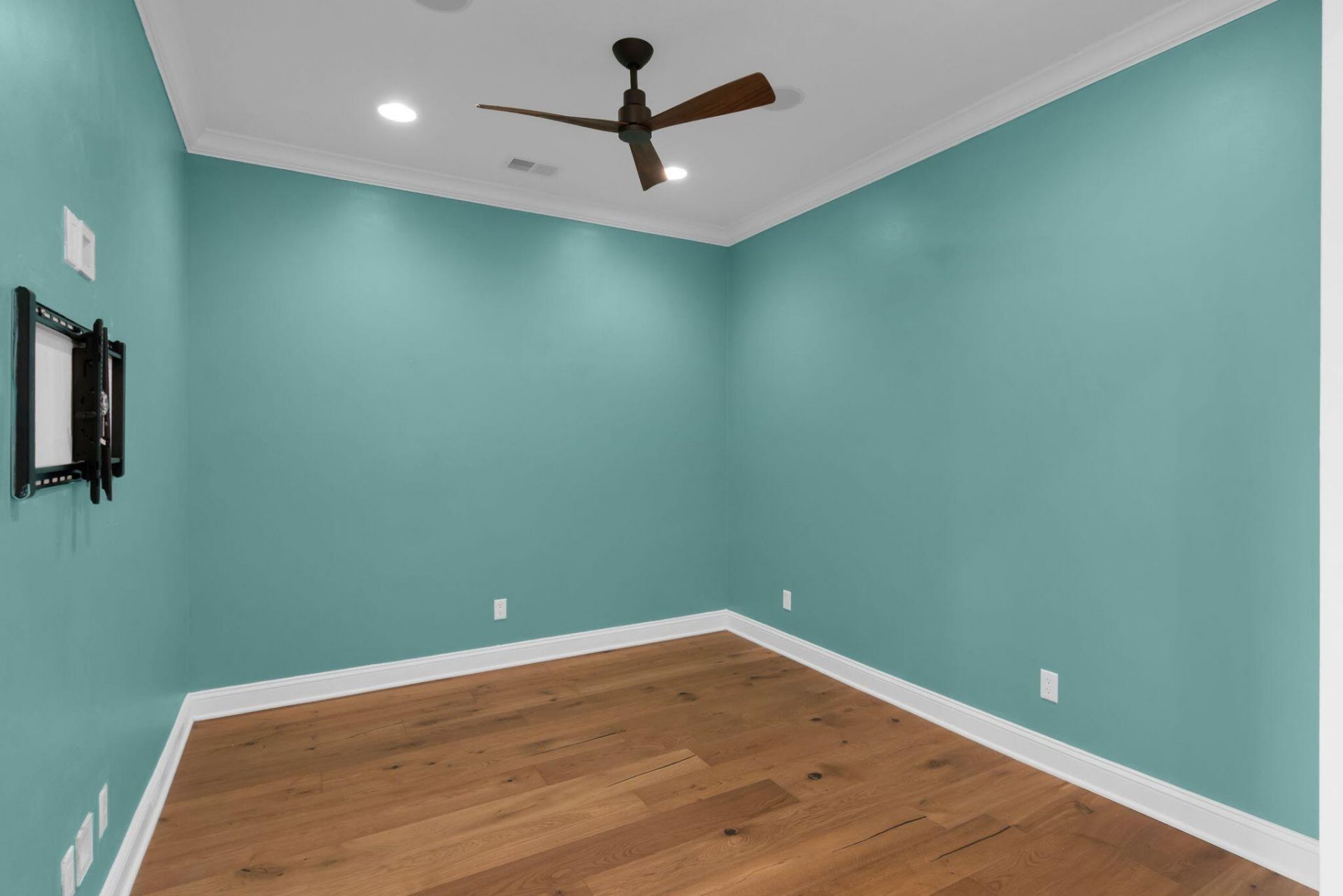 211 Summertime Place Photo 23