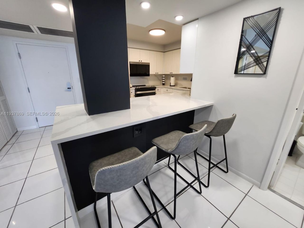 2301 Collins Av, Unit 1026, Miami Beach, FL 33139 Photo