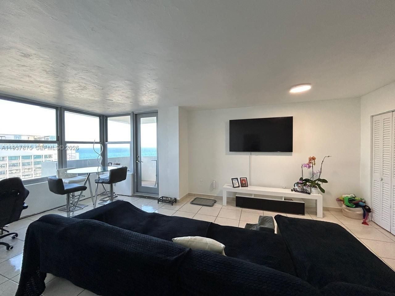 2899 Collins Ave, Unit 1717, Miami Beach, FL 33140 Photo