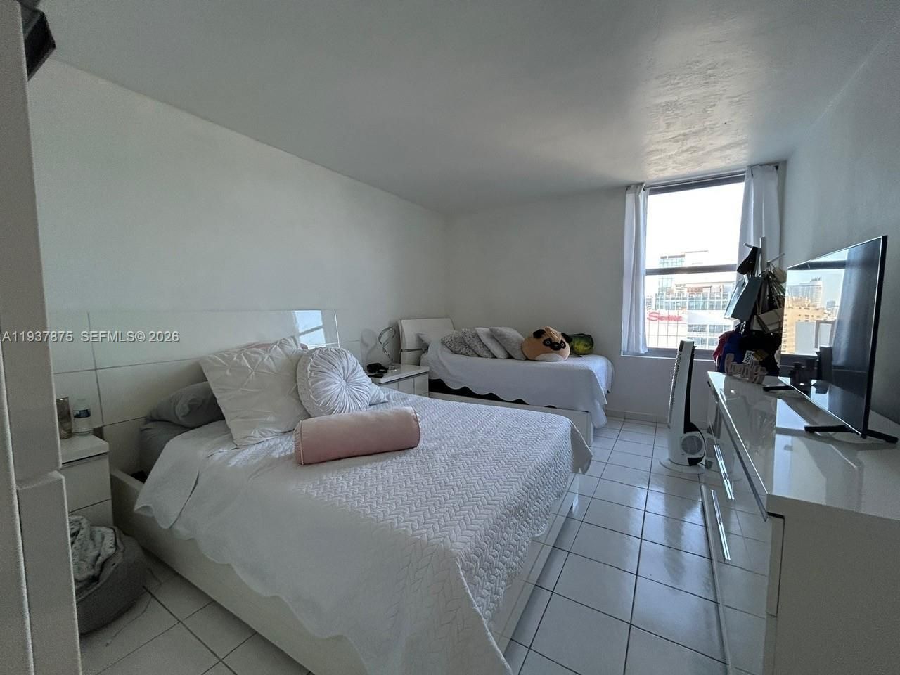 2899 Collins Ave, Unit 1717, Miami Beach, FL 33140 Photo