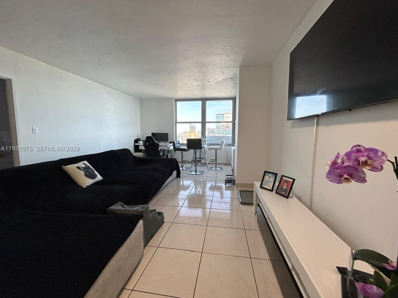 2899 Collins Ave, Unit 1717, Miami Beach, FL 33140 Photo