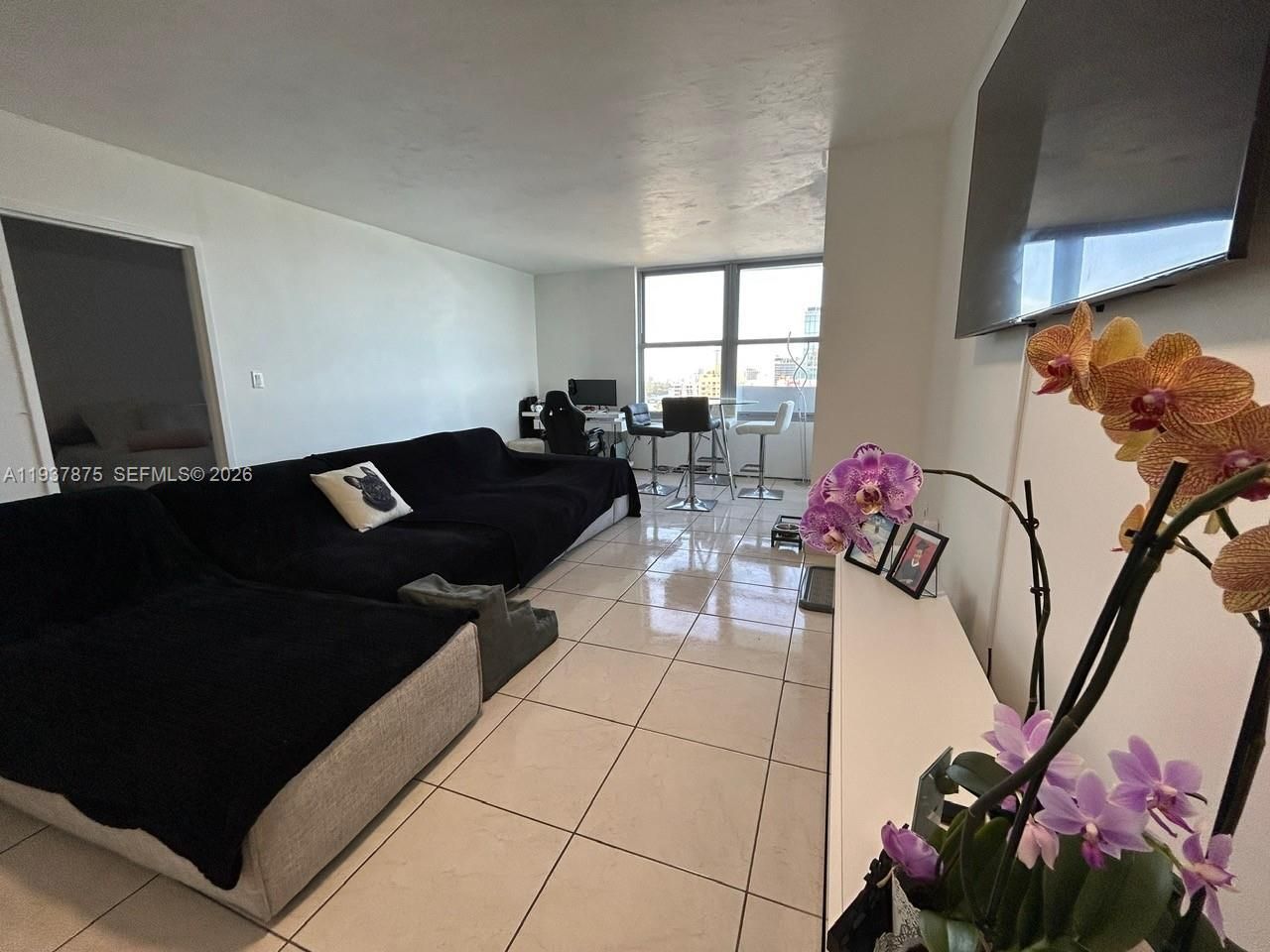 2899 Collins Ave, Unit 1717, Miami Beach, FL 33140 Photo