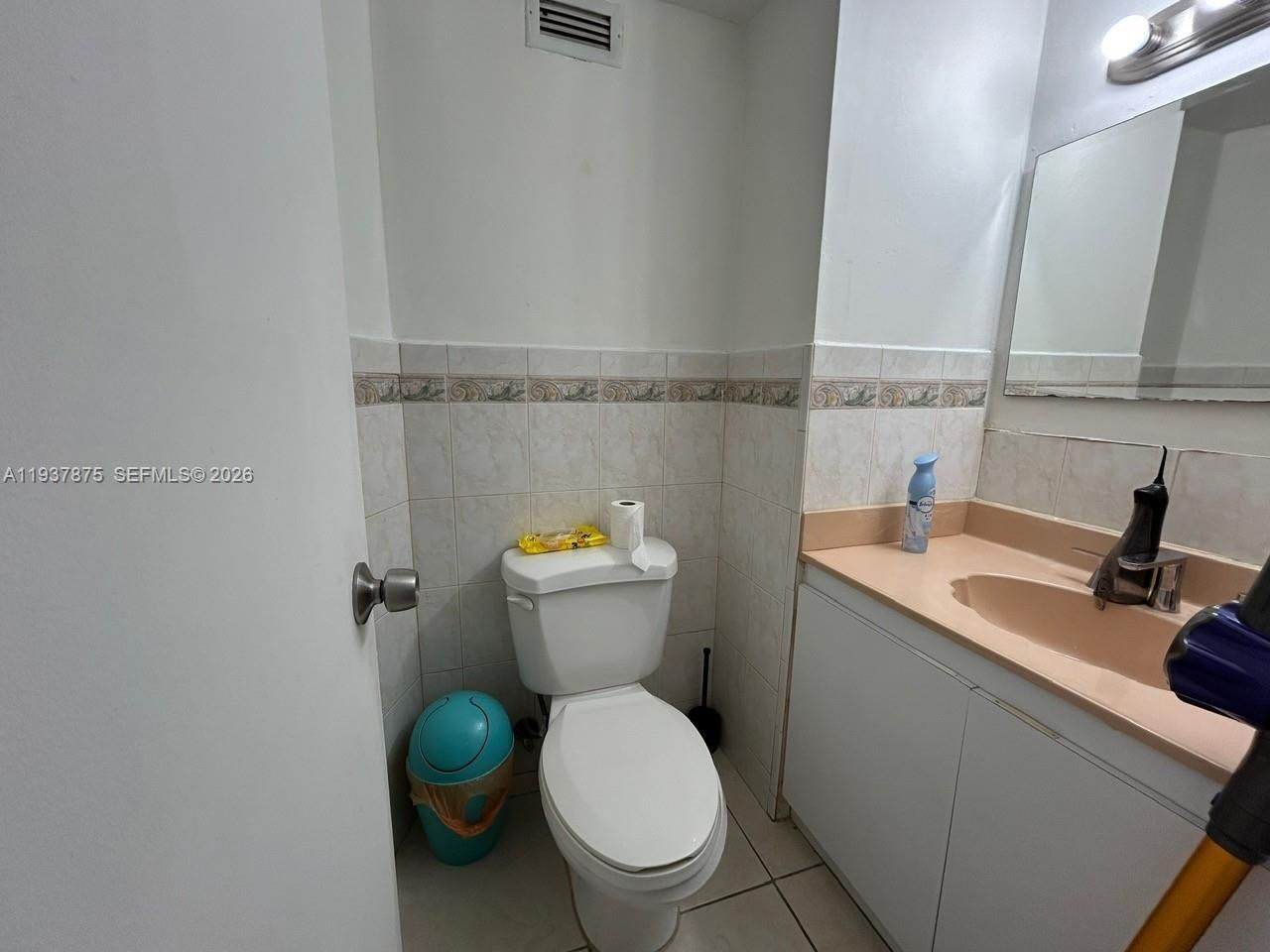 2899 Collins Ave, Unit 1717, Miami Beach, FL 33140 Photo