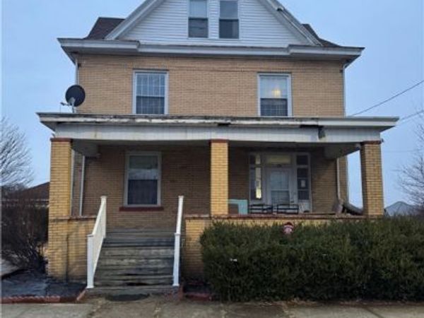 75 Cycle Ave, Uniontown, PA 15401