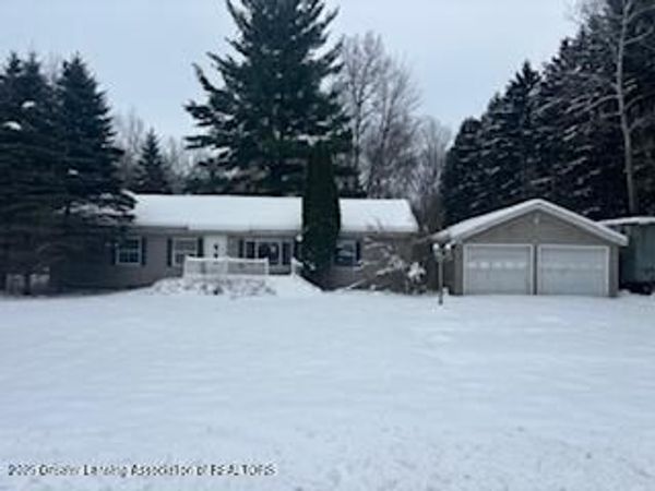 8652 E Colby Road, Crystal, MI 48818