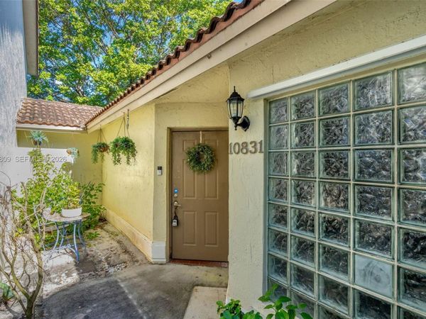 10831 NW 3rd Ct, Pembroke Pines, FL 33026