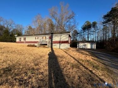 10209 Colemans Lake Road, Ford, VA 23850
