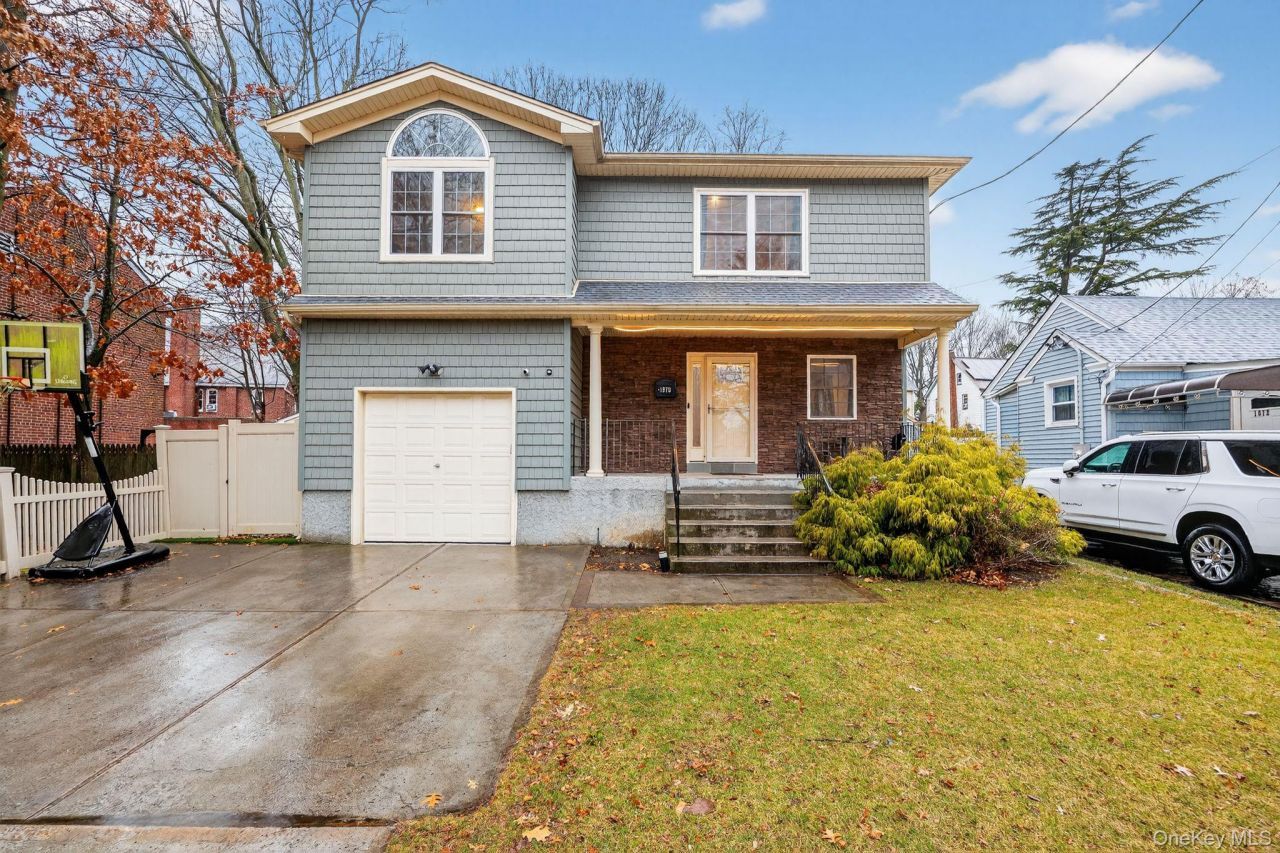 1878 Lake Drive W, Baldwin, NY 11510 Main Photo