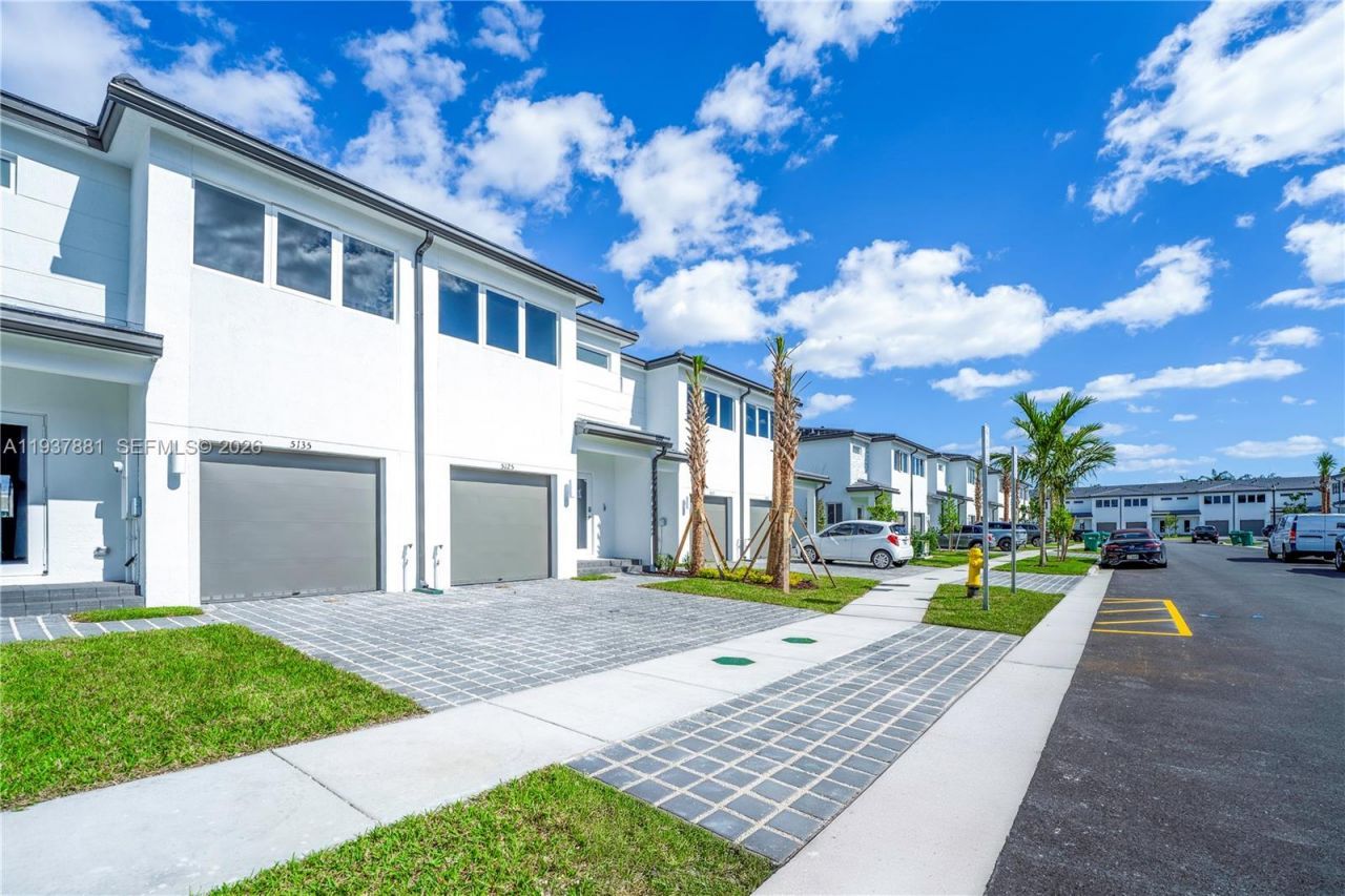 5125 SW 37th St , Pembroke Park, FL 33023 Photo