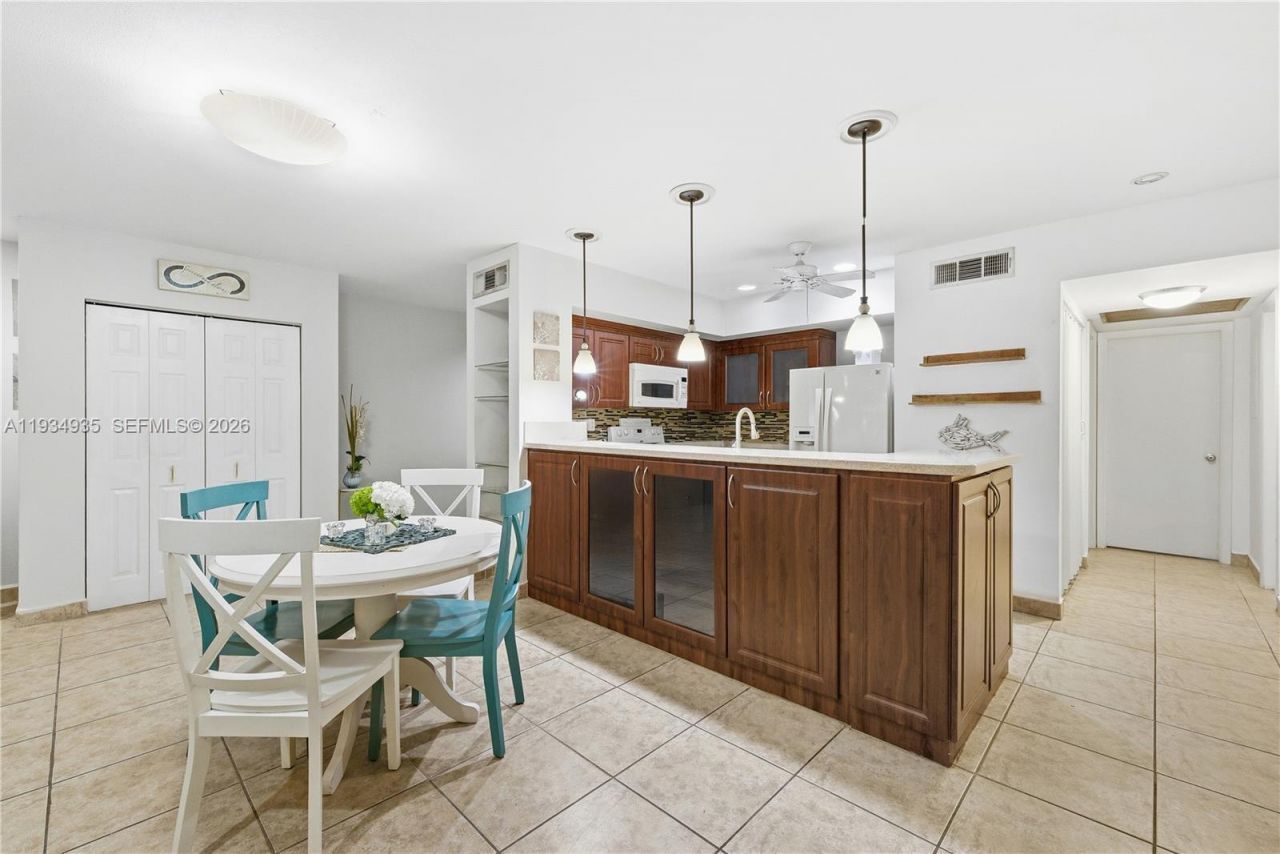 6358 Milk Wagon Ln, Miami Lakes, FL 33014 Photo