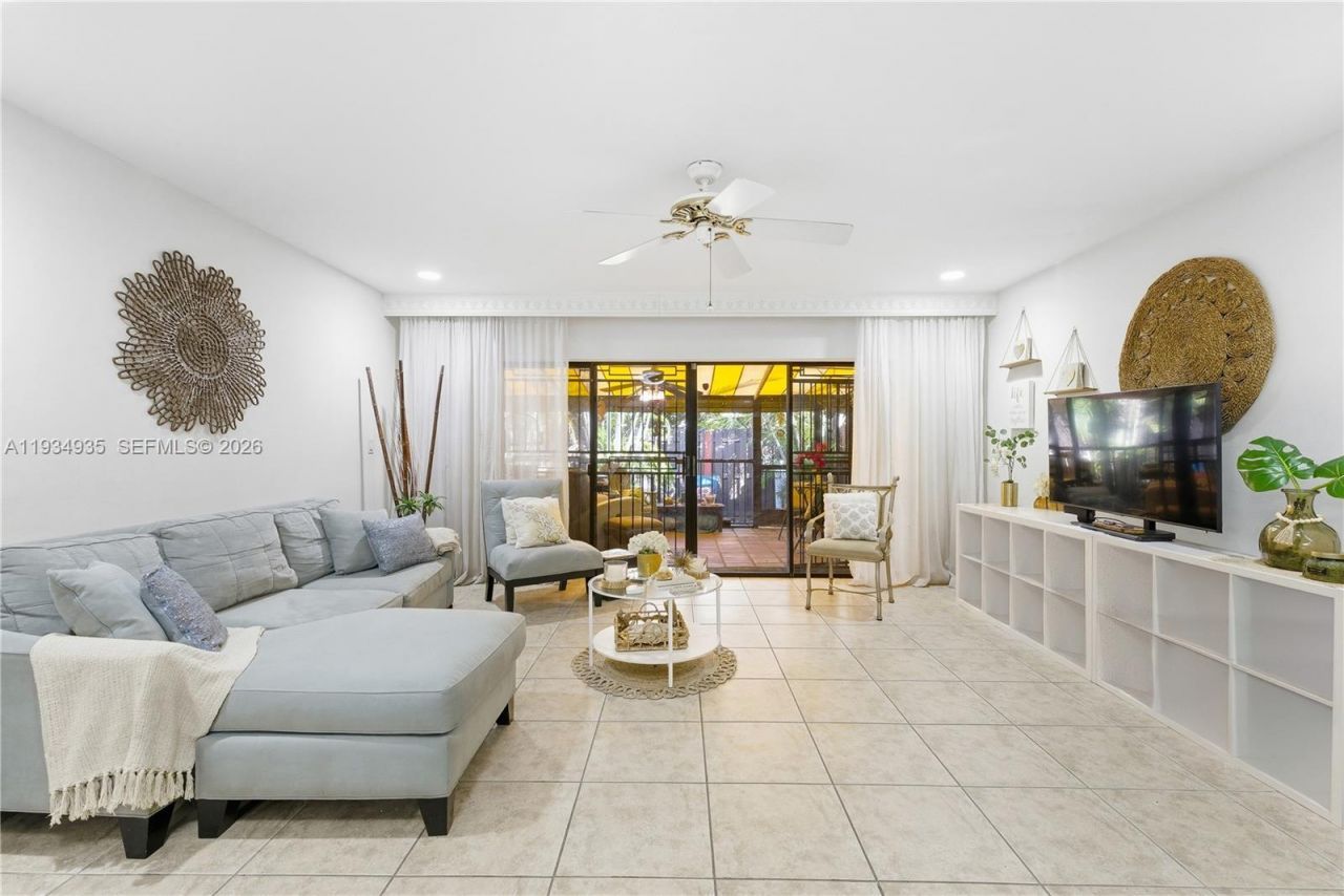 6358 Milk Wagon Ln, Miami Lakes, FL 33014 Photo