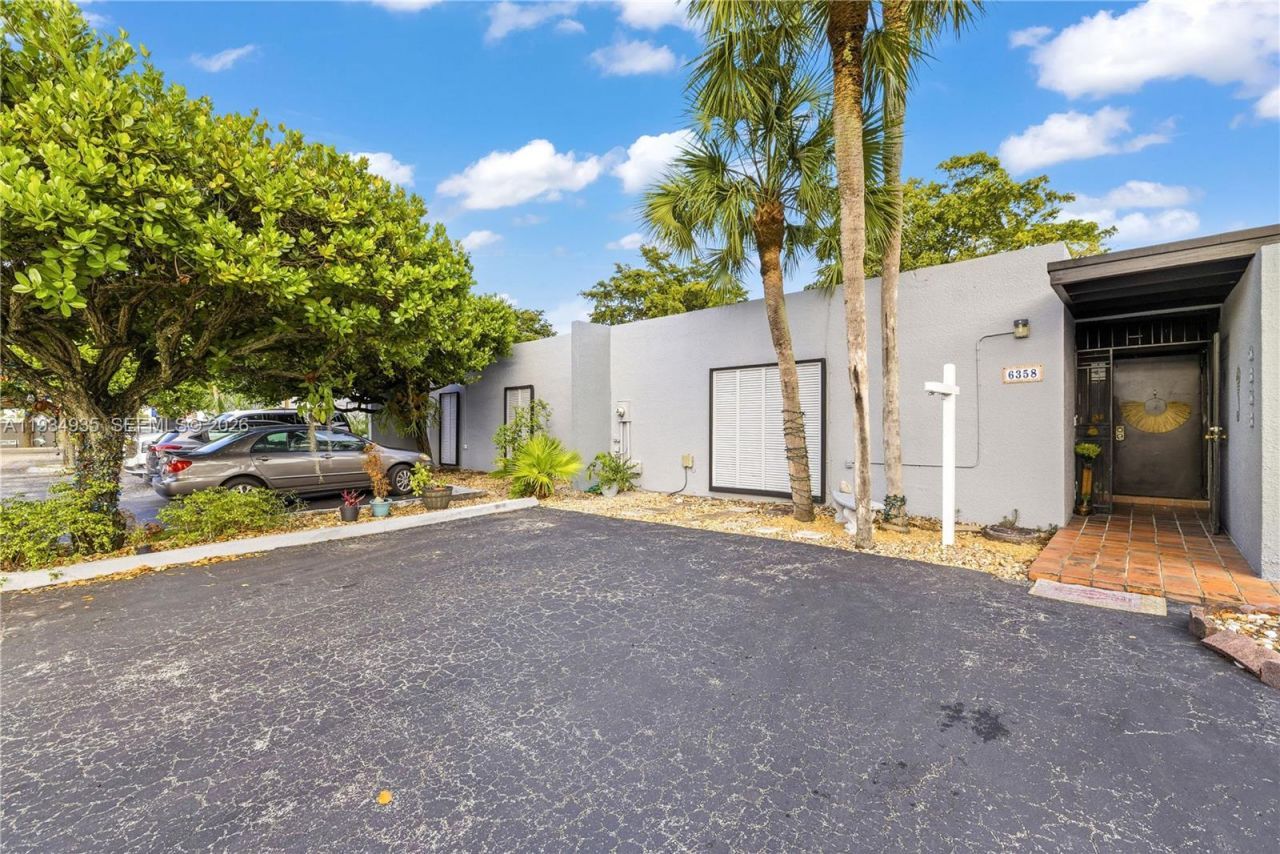 6358 Milk Wagon Ln, Miami Lakes, FL 33014 Photo