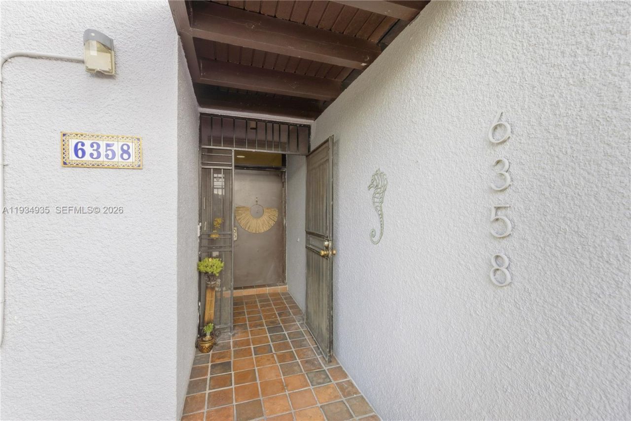 6358 Milk Wagon Ln, Miami Lakes, FL 33014 Photo