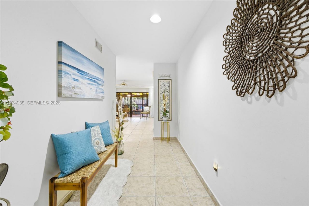 6358 Milk Wagon Ln, Miami Lakes, FL 33014 Photo