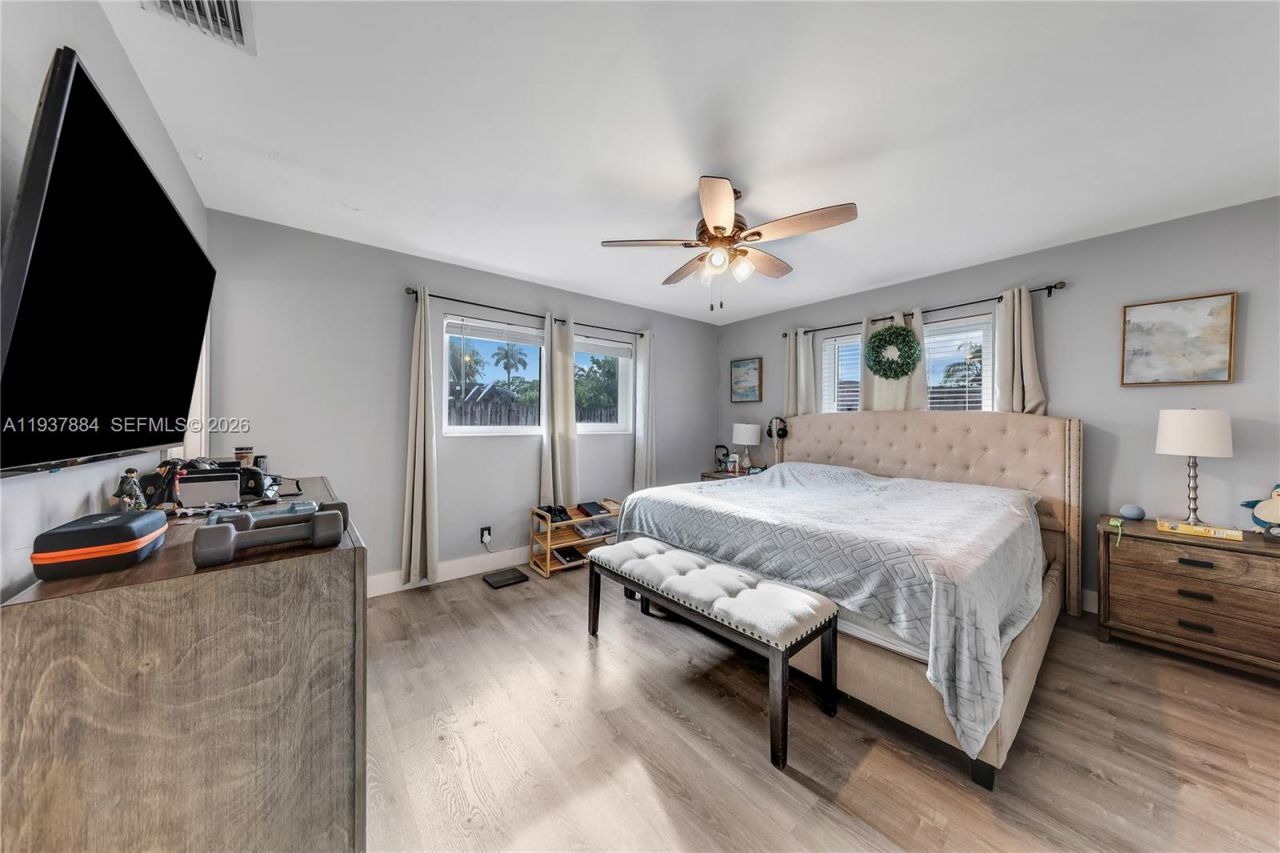 8331 NW 18th St, Pembroke Pines, FL 33024 Photo