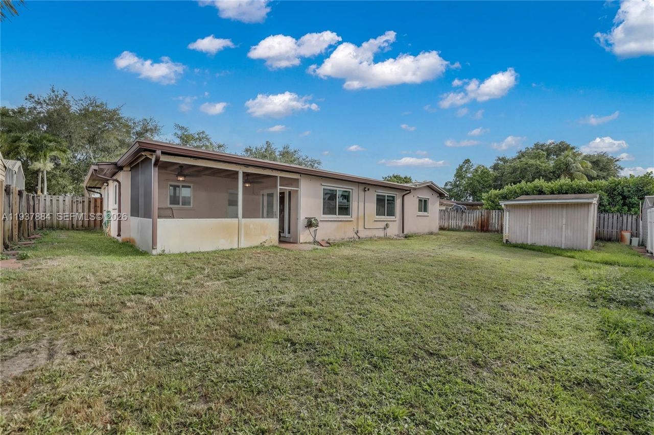 8331 NW 18th St, Pembroke Pines, FL 33024 Photo