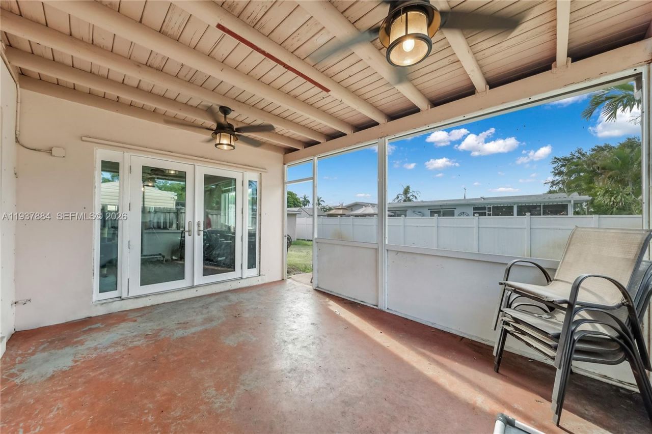 8331 NW 18th St, Pembroke Pines, FL 33024 Photo