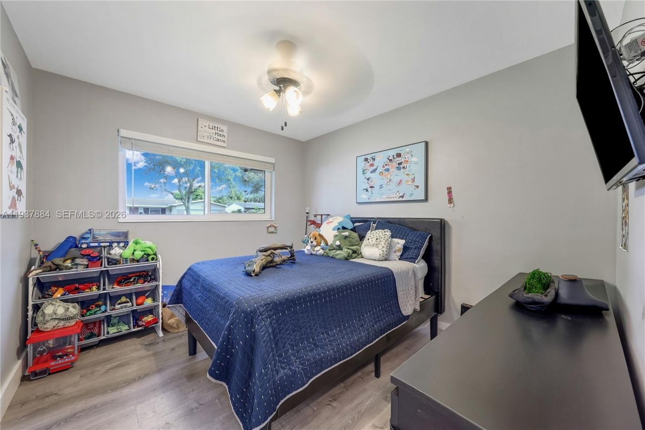 8331 NW 18th St, Pembroke Pines, FL 33024 Photo