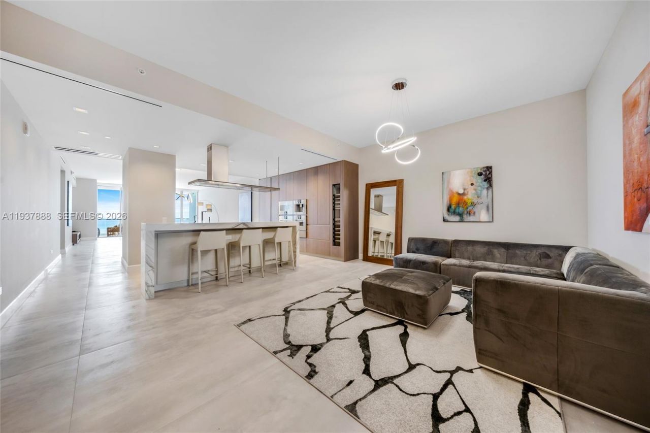 18501 Collins Ave , Unit 2502, Sunny Isles Beach, FL 33160 Photo