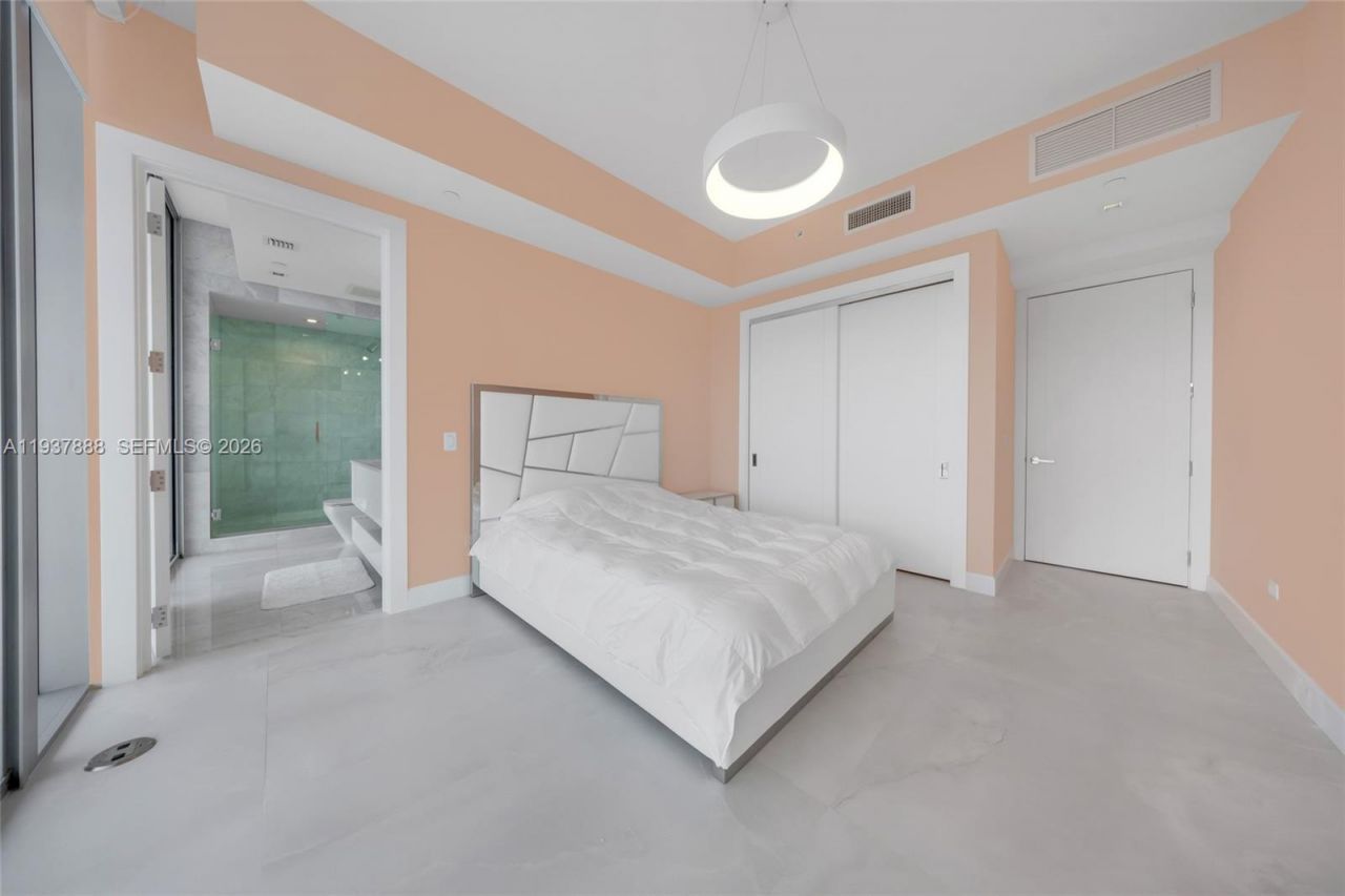 18501 Collins Ave , Unit 2502, Sunny Isles Beach, FL 33160 Photo