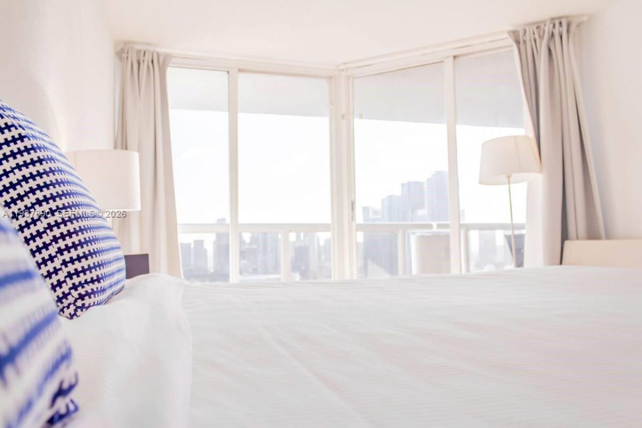 1717 N Bayshore Dr , Unit B-4141, Miami, FL 33132 Photo