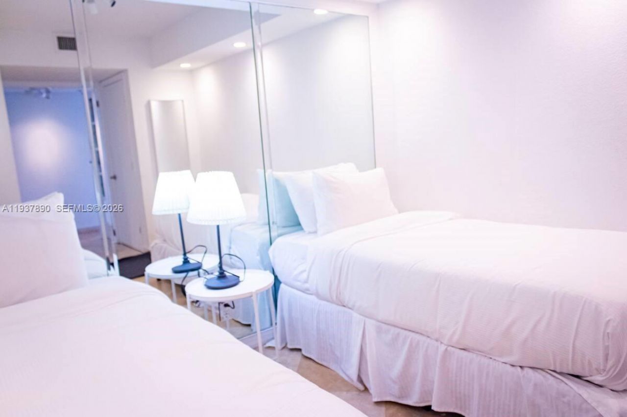 1717 N Bayshore Dr , Unit B-4141, Miami, FL 33132 Photo