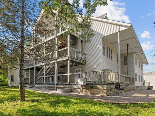 1053 Cromwell Avenue, Saint Paul, MN 55114